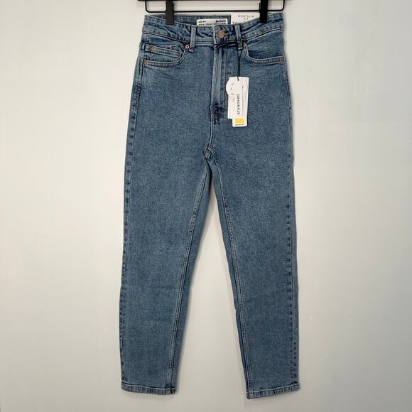 Strativarius Mom Slim Fit Denim Jeans Blue Light Wash Zip Fly Size 4 90's NWT - Picture 16 of 16